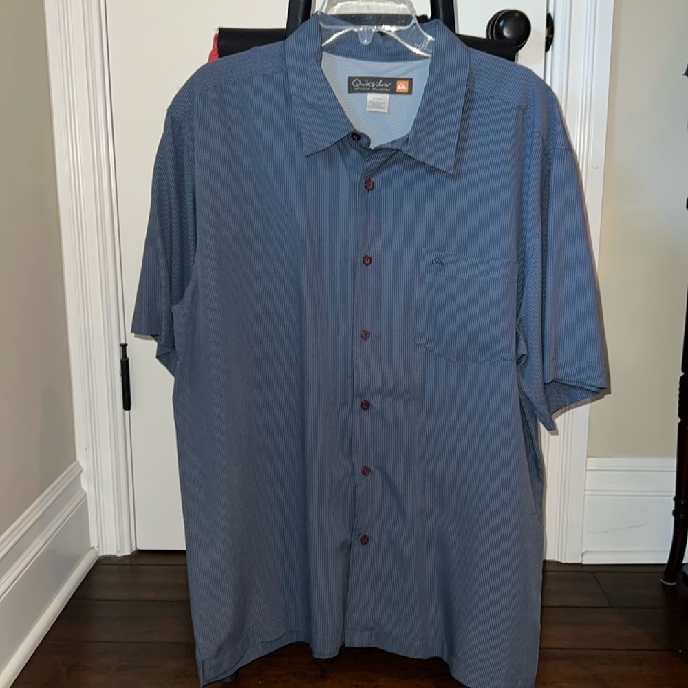 Quicksilver Waterman Collection Men’s Button Down Shirt - Size XL